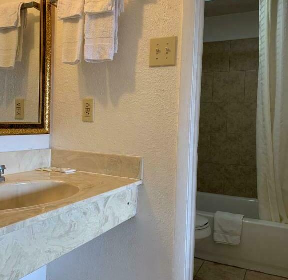 酒店 Baton Rouge West Inn