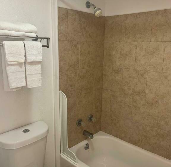 فندق Baton Rouge West Inn