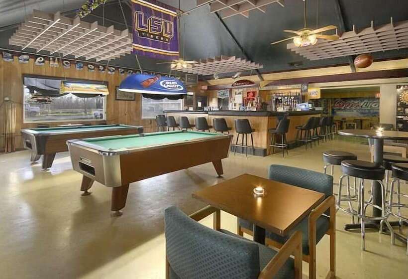 酒店 Baton Rouge West Inn