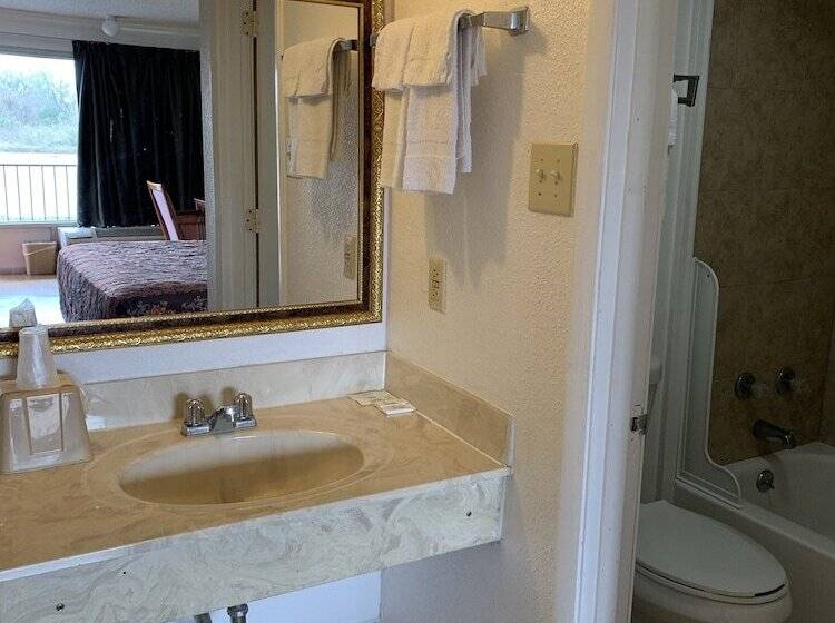 酒店 Baton Rouge West Inn