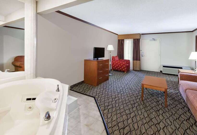 ホテル Hometowne Studios By Red Roof Auburn Hills