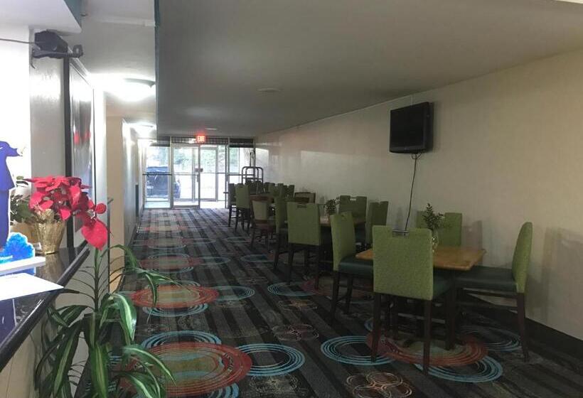 Отель Quality Inn