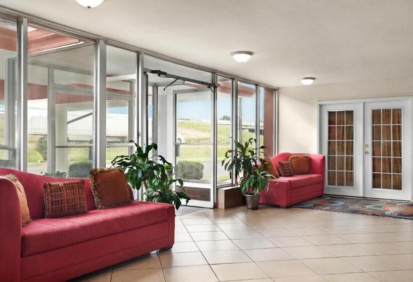 Отель Quality Inn