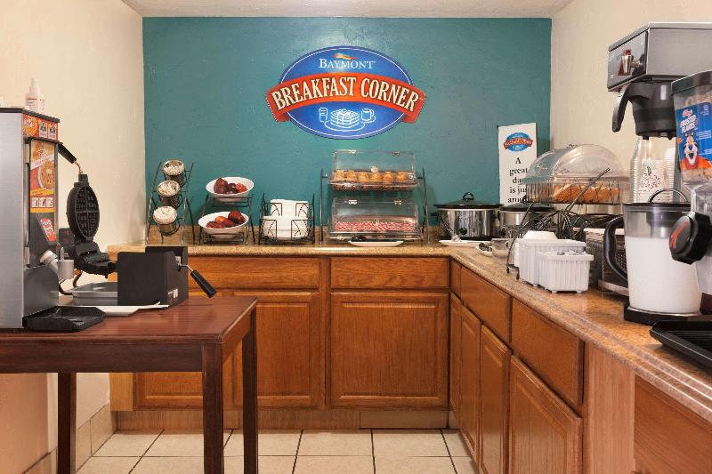 Отель Quality Inn