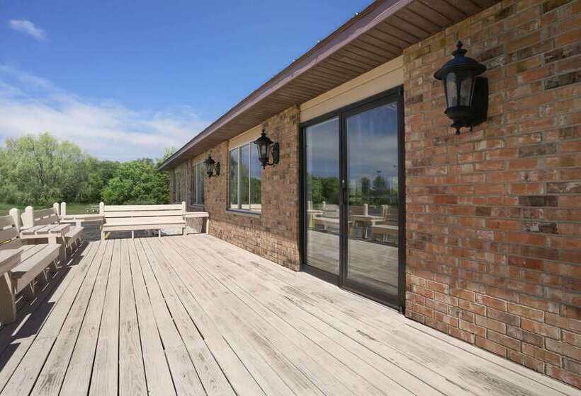 فندق Baymont By Wyndham Manistee