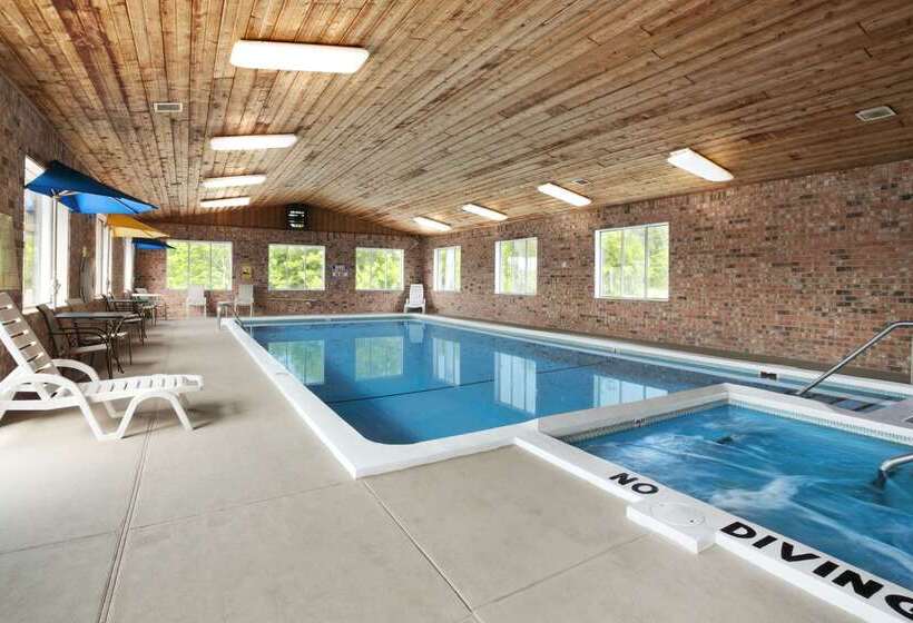 فندق Baymont By Wyndham Manistee