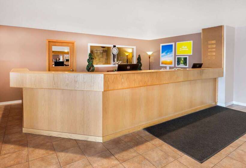 فندق Baymont By Wyndham Manistee