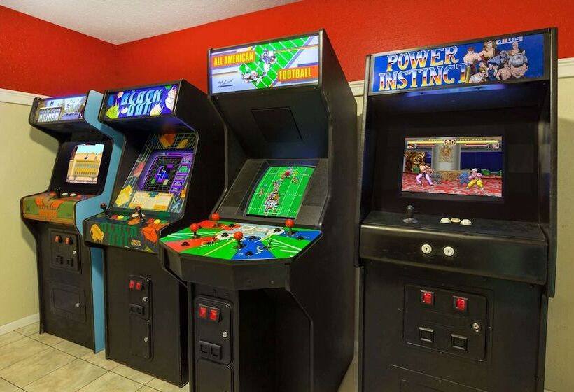 فندق Baymont By Wyndham Manistee