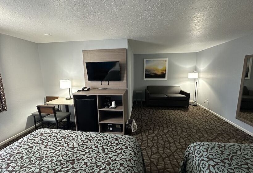 فندق Baymont By Wyndham Manistee