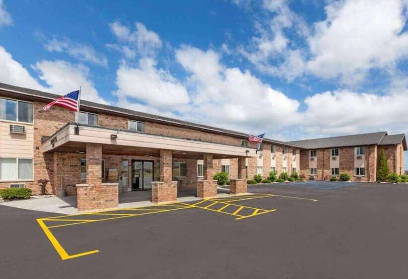 فندق Baymont By Wyndham Manistee