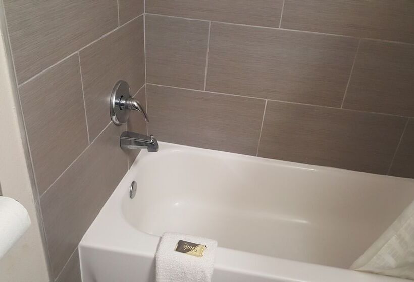 فندق Baymont By Wyndham Pensacola