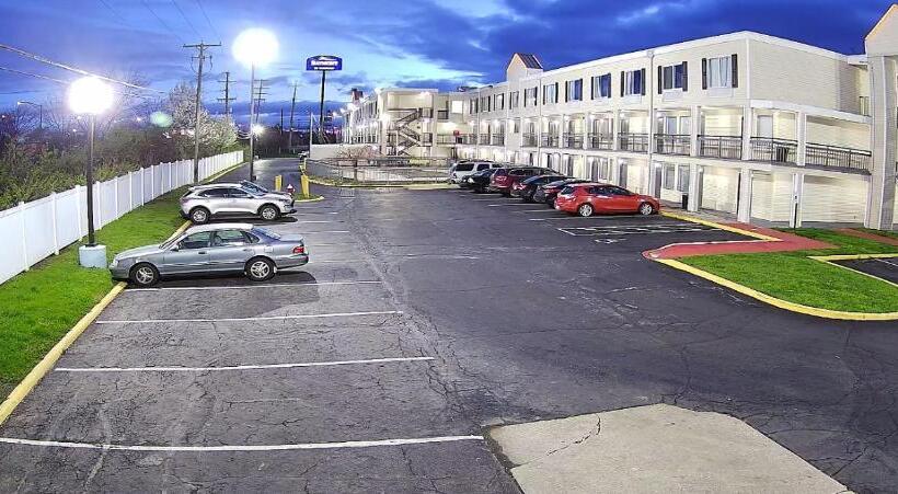 בית מלון כפרי Baymont Inn And Suites By Wyndham Columbus / Near Osu