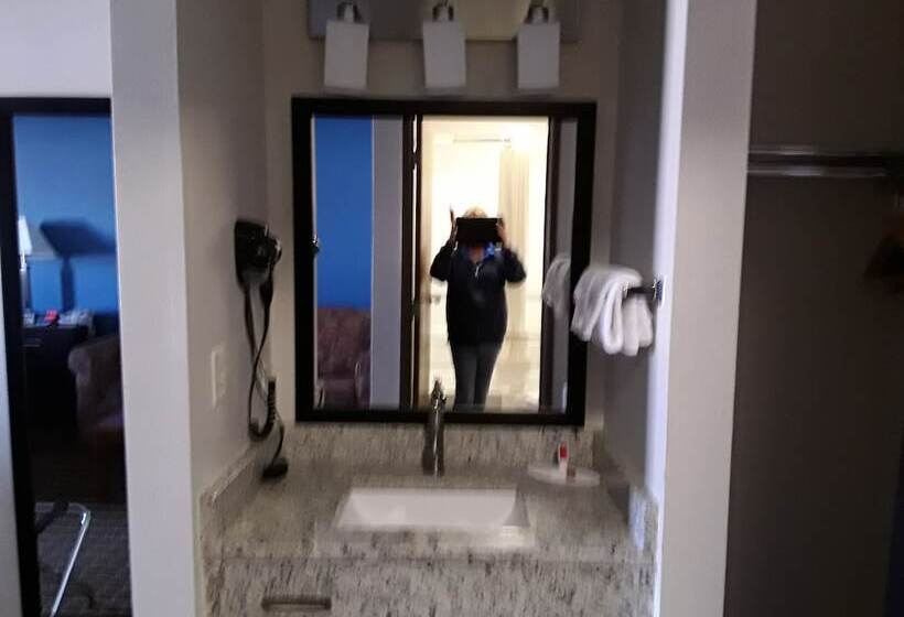 فندق Baymont Inn & Suites Richmond