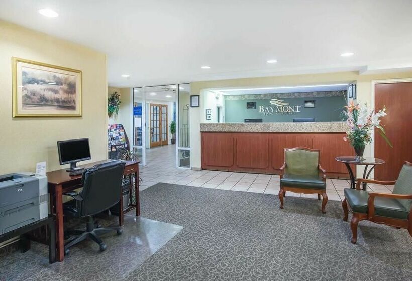Отель Baymont by Wyndham Wilmington
