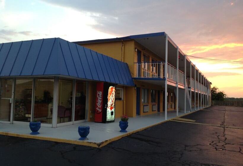 酒店 Belmont Inn And Suites