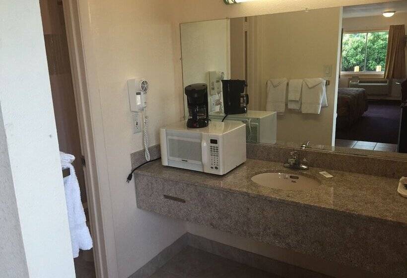 酒店 Belmont Inn And Suites