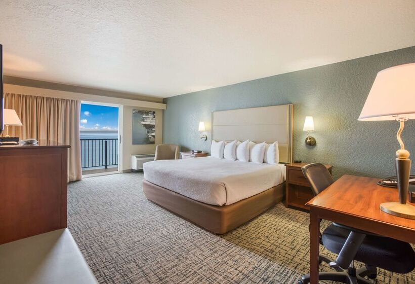 Отель Best Western Harbour Pointe Lakefront