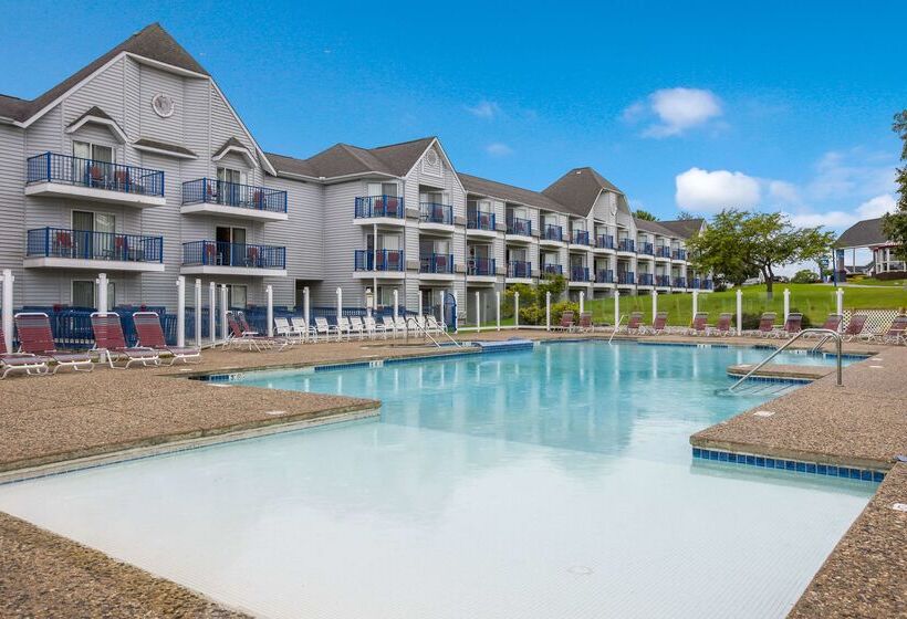 Отель Best Western Harbour Pointe Lakefront