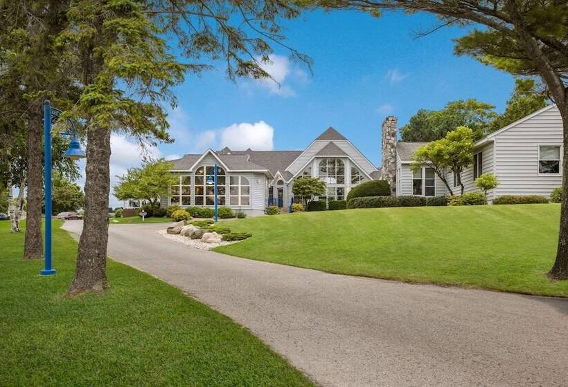 Отель Best Western Harbour Pointe Lakefront