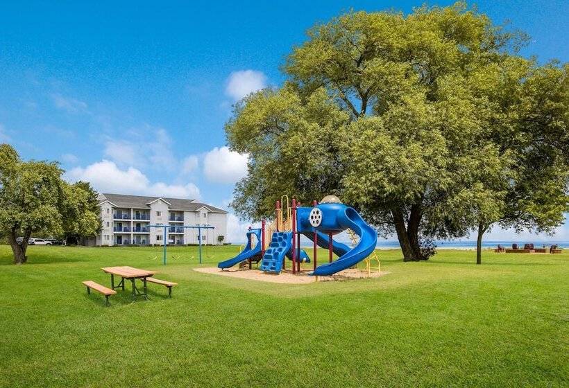 Отель Best Western Harbour Pointe Lakefront