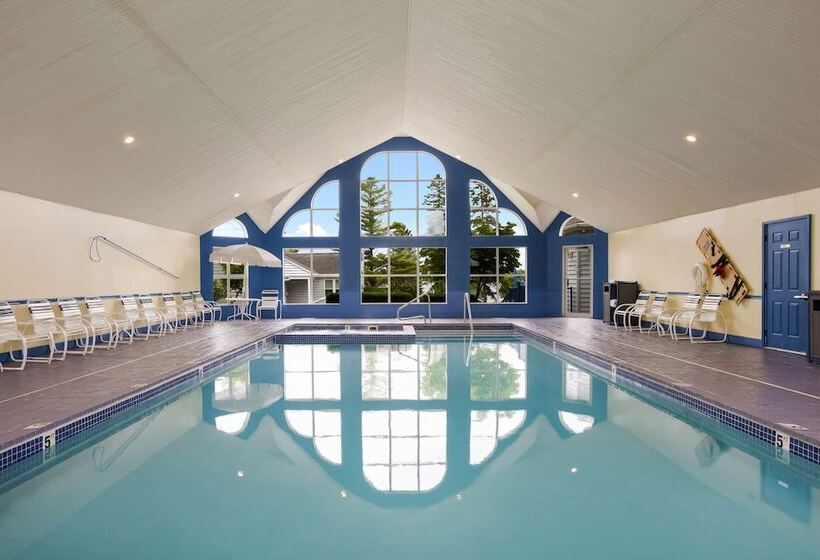 Отель Best Western Harbour Pointe Lakefront