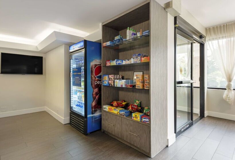 Отель Best Western Plus Austin Central