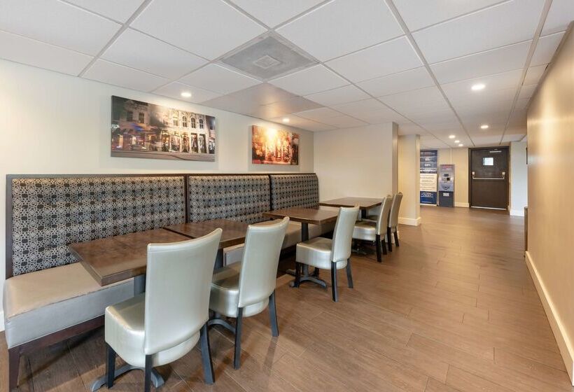 Отель Best Western Plus Austin Central