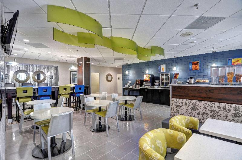 فندق Best Western Plus Hanes Mall