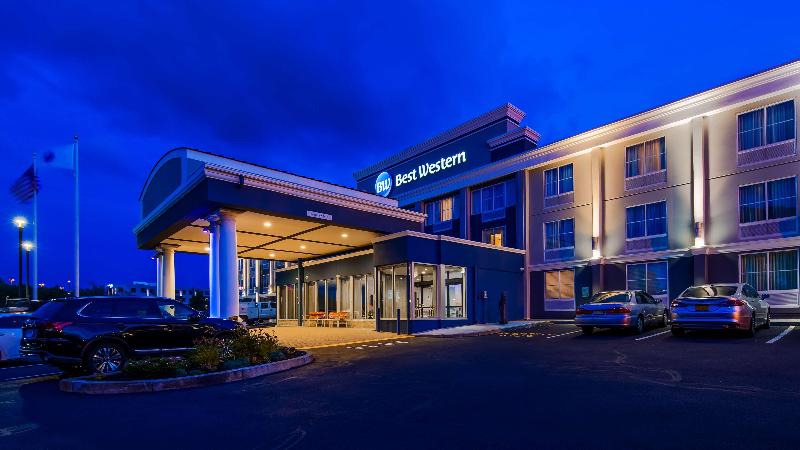 فندق Best Western Plus Hanes Mall