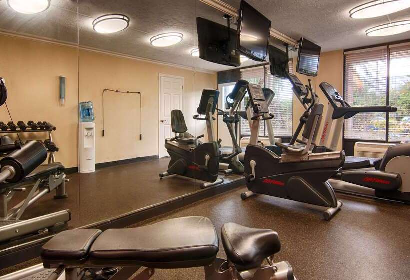 فندق Spark By Hilton Sarasota Siesta Key Gateway