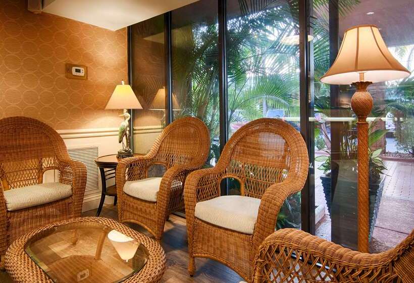 فندق Spark By Hilton Sarasota Siesta Key Gateway