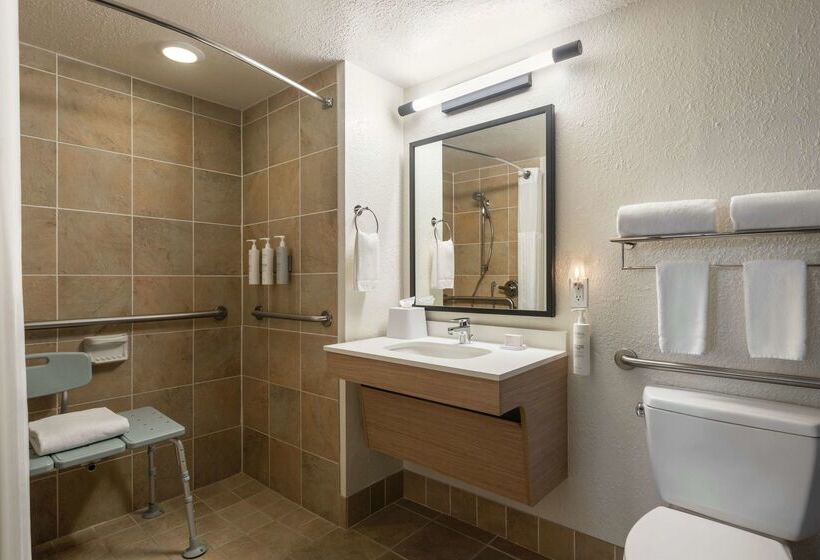 فندق Spark By Hilton Sarasota Siesta Key Gateway