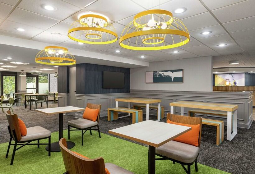 فندق Spark By Hilton Sarasota Siesta Key Gateway