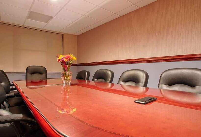 בית מלון כפרי Best Western Potomac Mills