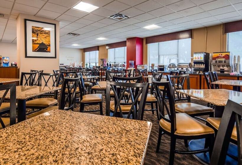 فندق Best Western Potomac Mills