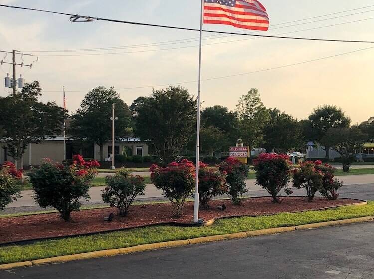 Отель Budget Lodge Churchland