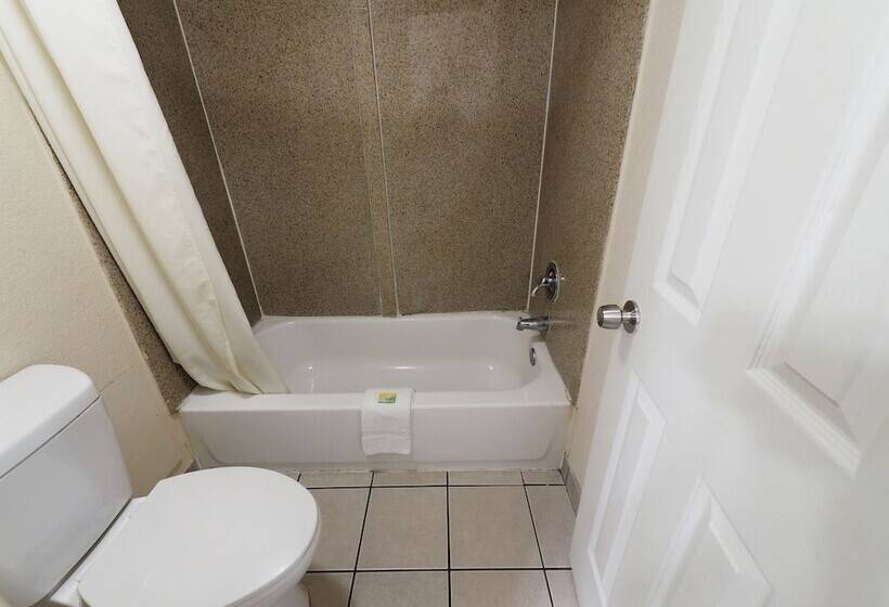 Отель Budget Lodge Churchland