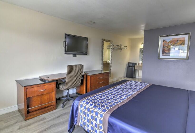 Отель Budget Lodge Churchland