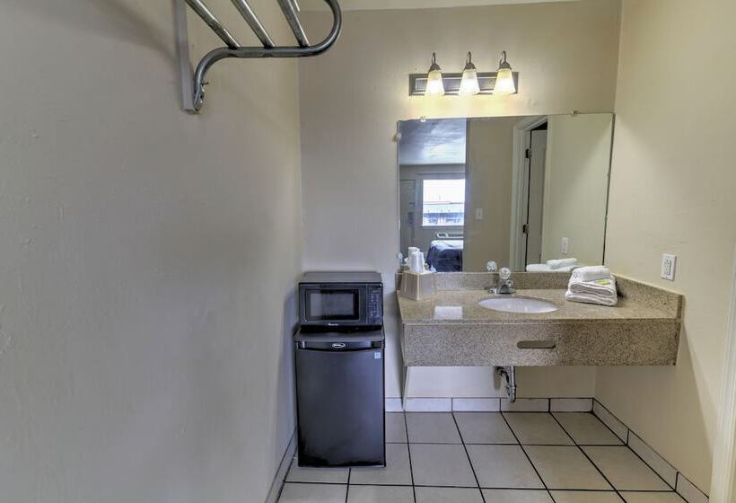 Отель Budget Lodge Churchland