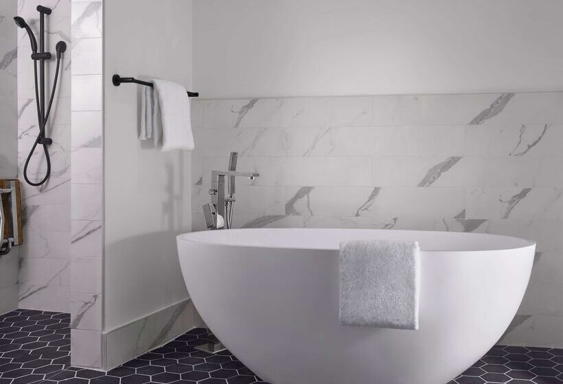 هتل C. Baldwin, Curio Collection By Hilton