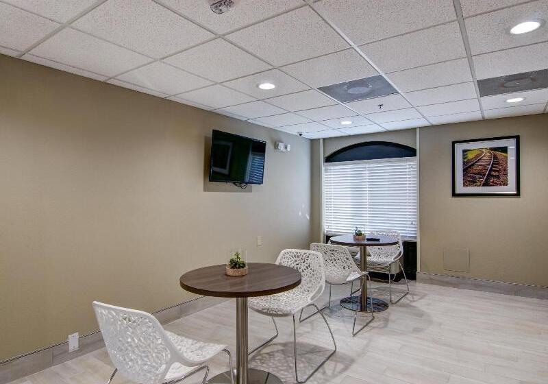 בית מלון כפרי Candlewood Suites Richmond   West Broad, An Ihg