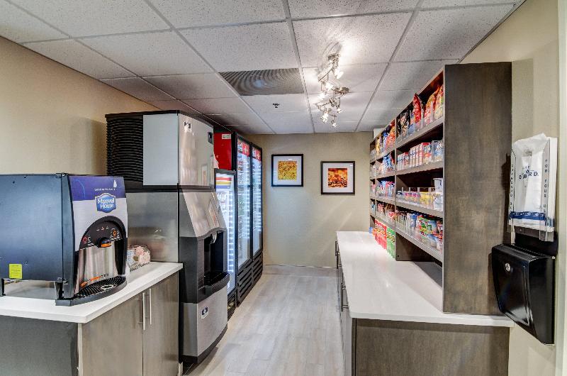 בית מלון כפרי Candlewood Suites Richmond   West Broad, An Ihg