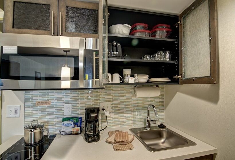 בית מלון כפרי Candlewood Suites Richmond   West Broad, An Ihg