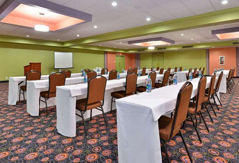 هتل Holiday Inn Nashville Downtown   Stadium, An Ihg