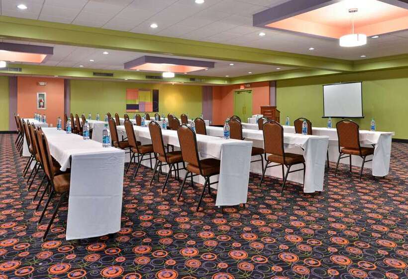 هتل Holiday Inn Nashville Downtown   Stadium, An Ihg