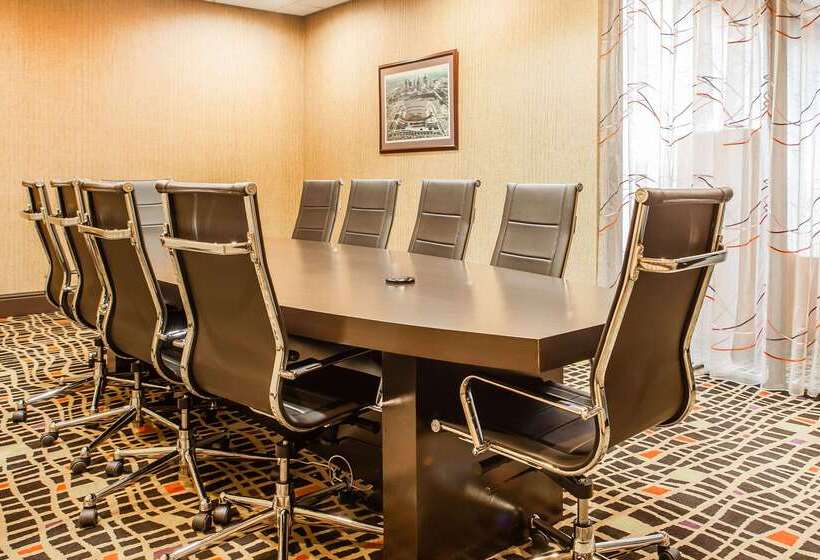 هتل Holiday Inn Nashville Downtown   Stadium, An Ihg