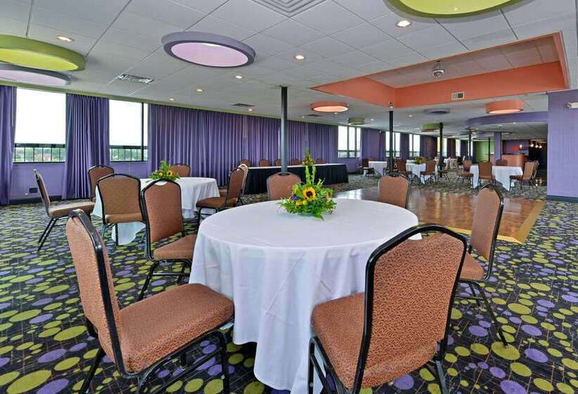 هتل Holiday Inn Nashville Downtown   Stadium, An Ihg