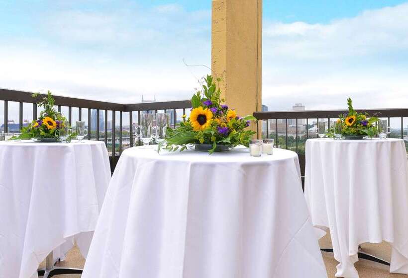 هتل Holiday Inn Nashville Downtown   Stadium, An Ihg