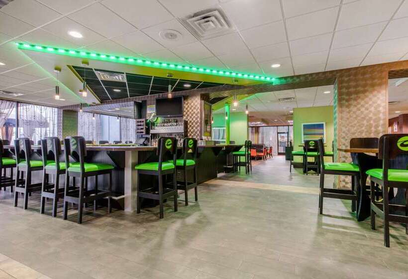 هتل Holiday Inn Nashville Downtown   Stadium, An Ihg