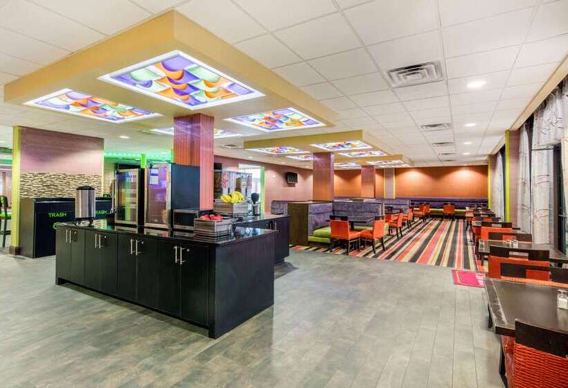 هتل Holiday Inn Nashville Downtown   Stadium, An Ihg